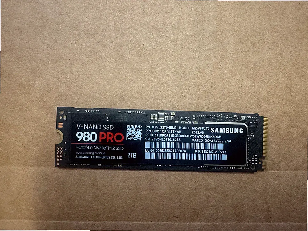 Samsung 980 Pro 2TB PCIe 4.0 NVMe M.2 SSD
